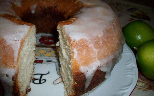 Bolo de leite de coco de liquidificador