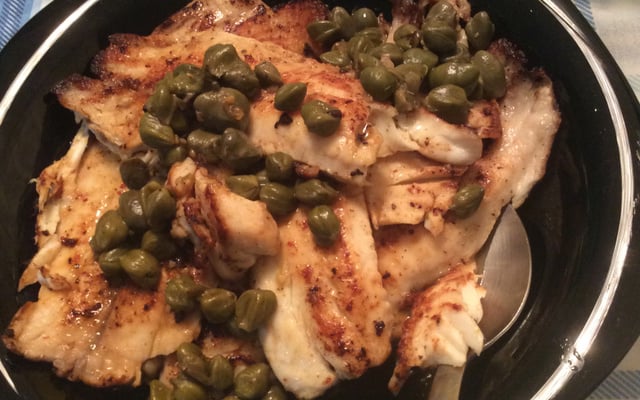 Filé de Saint Peter ao molho de alcaparras