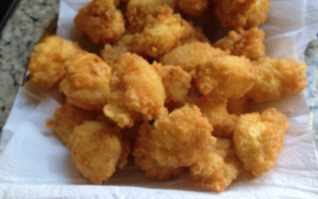 Pão de queijo frito