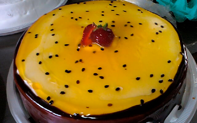 Torta gelada de chocolate e maracujá