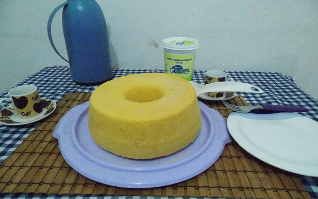 Bolo de fubá com leite de coco