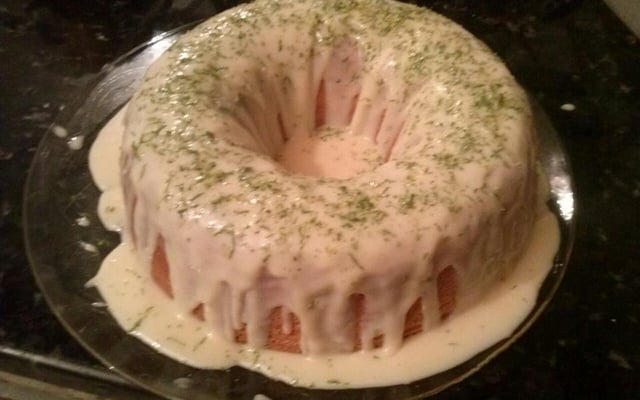 Bolo de limão de padaria