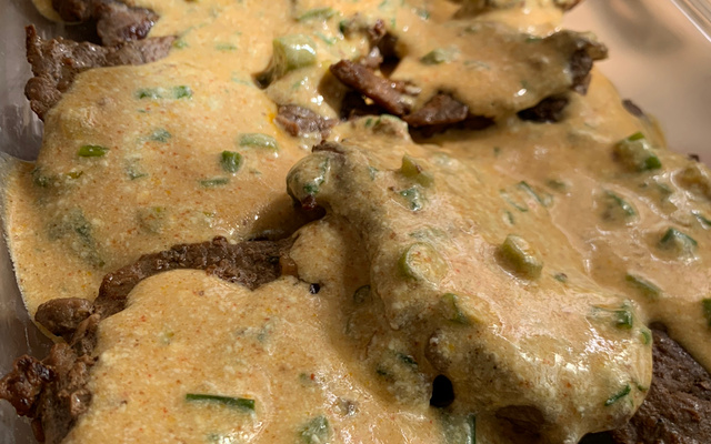 Filé ao molho de mostarda