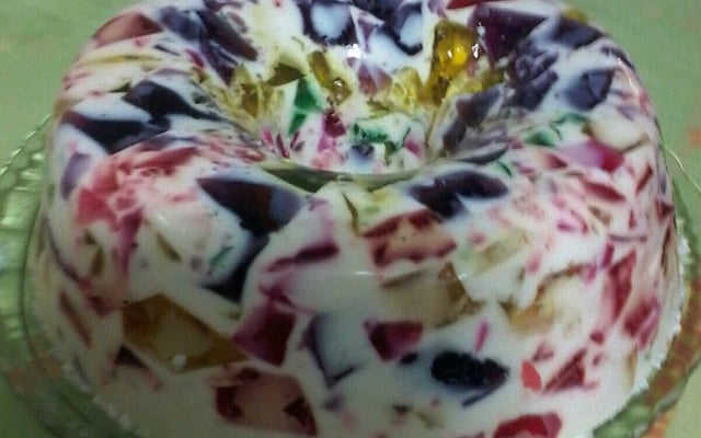 Gelatina colorida da Luh