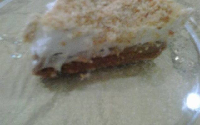 Torta de doce de leite com amendoim