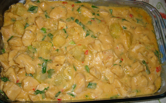 Filé de frango com batatas ao molho de requeijão e catupiry