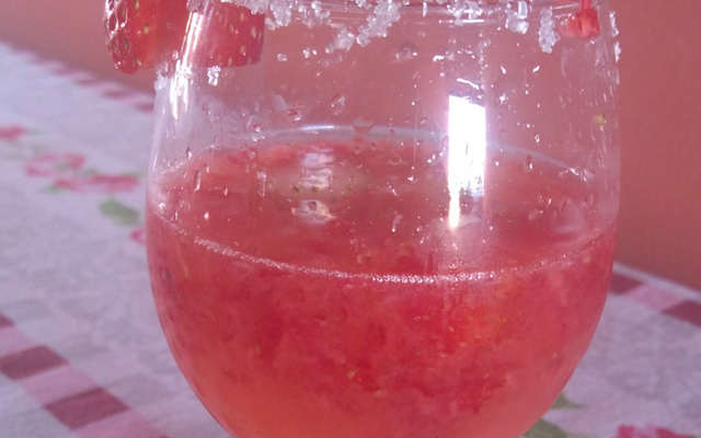 Saquerita de morango e kiwi