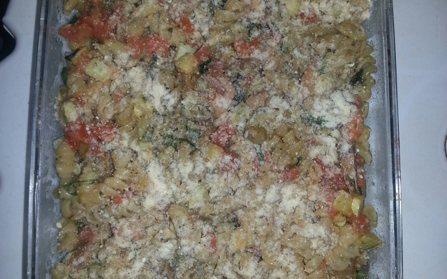 Macarrão com camarão e abobrinha