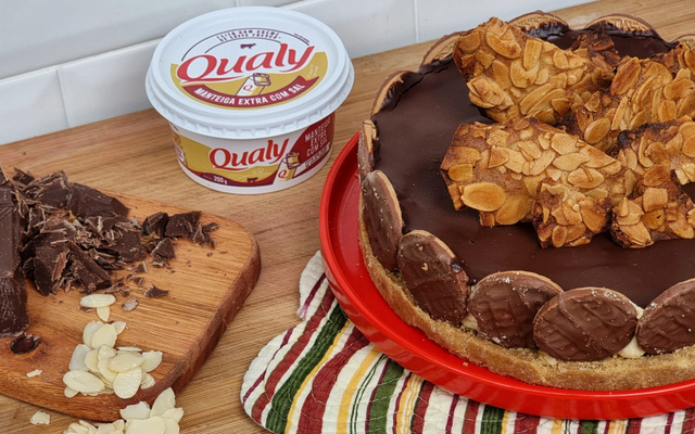 Torta holandesa com telha de amêndoas 