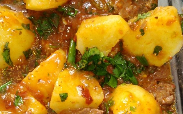 Contra file com batatas