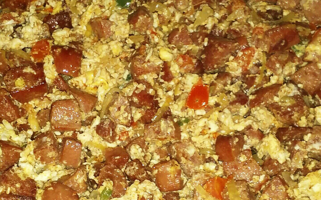 Mexido de ovos com farofa