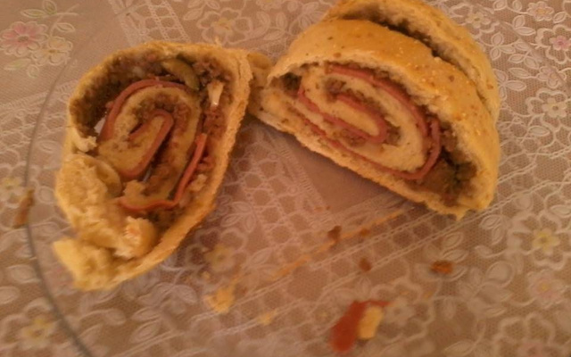 Pão salgado recheado