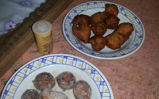 Bolinho de chuva doce e salgado