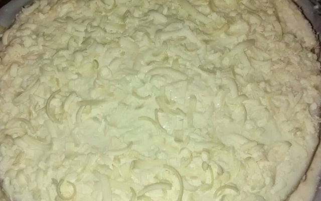 Bolo gelado de chocolate branco