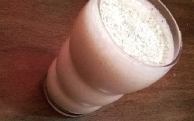 Vitamina de banana e morango light