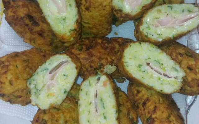 Bolinho de arroz recheado