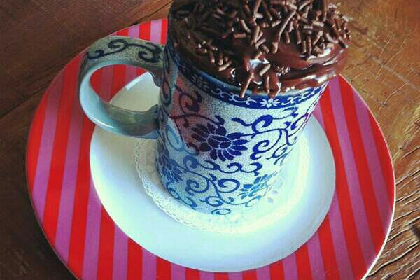 Bolo de caneca de forno