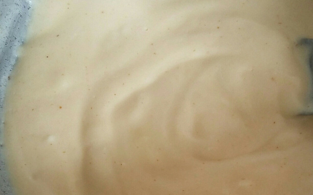 Molho de alho (acompanhamento para carnes e saladas)