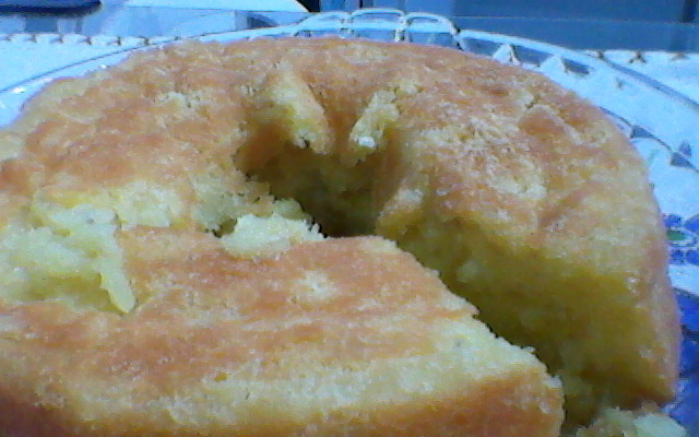Bolo de mandioca (macaxeira)