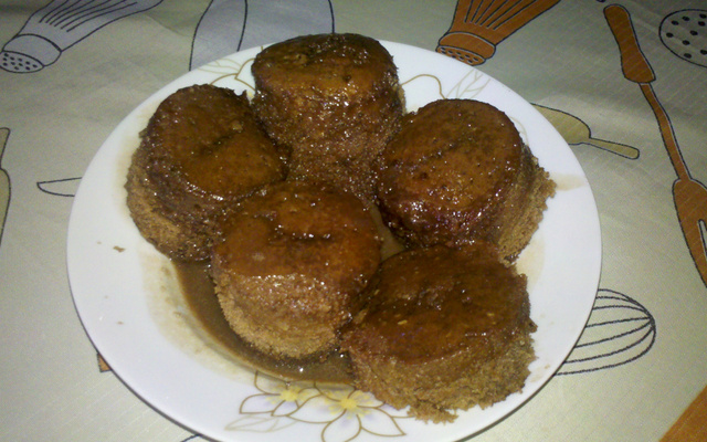 Bolo de caneca com cobertura