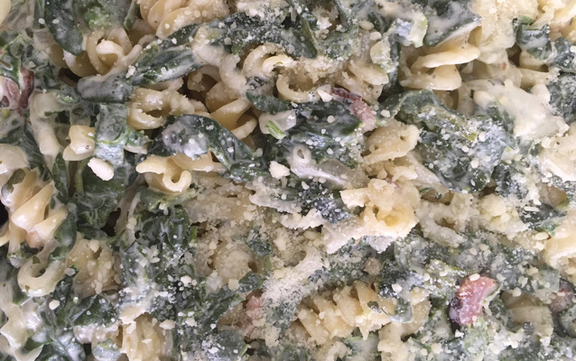 Macarrão com espinafre