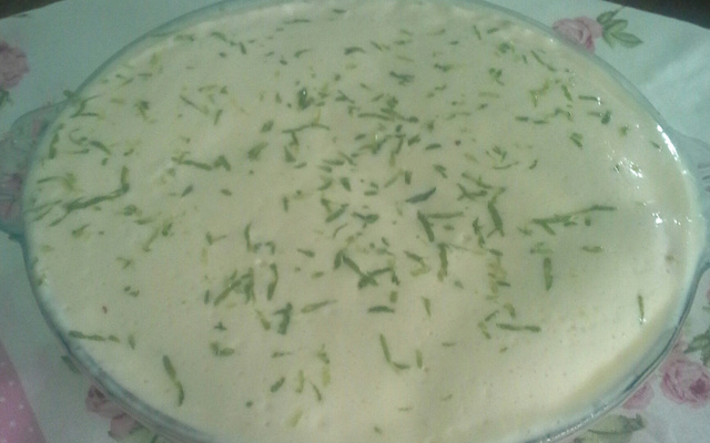 Pavê de limão com bolacha de maizena