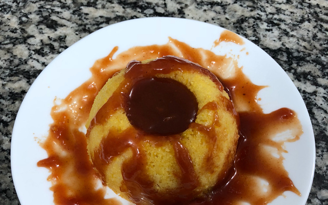 Bolo de queijo com milharina