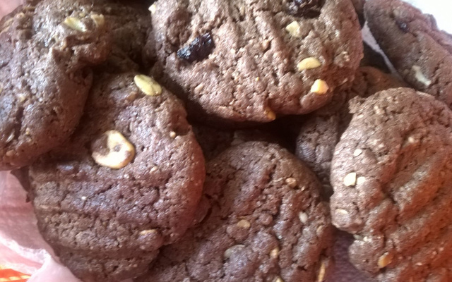 Cookies de chocolate com granola