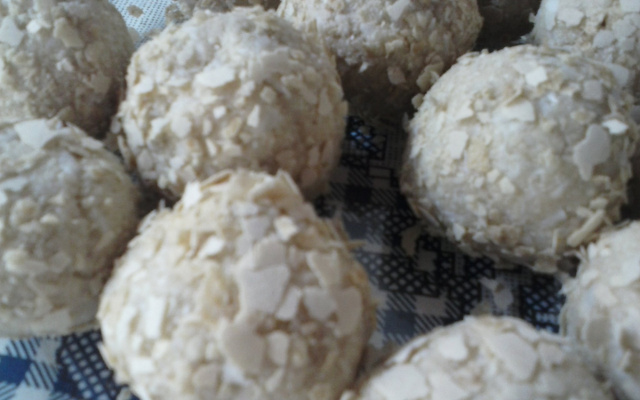 Docinhos fáceis de leite condensado com farinha láctea