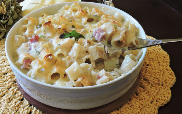 Macarrão de forno com burrata