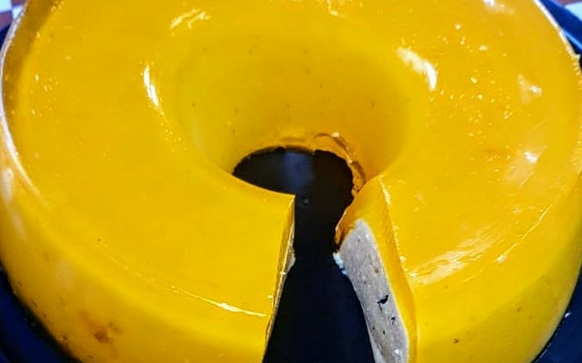 Gelatina recheada com mousse de limão