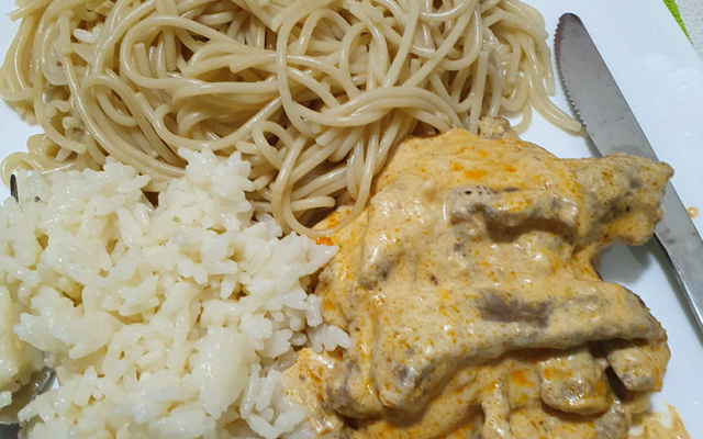 Estrogonofe de carne de sol