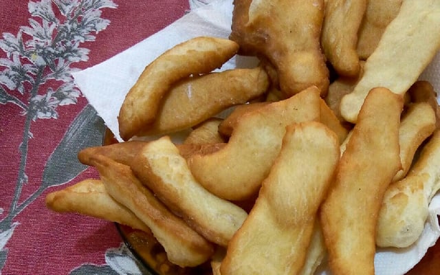 Bolinho com massa de pão