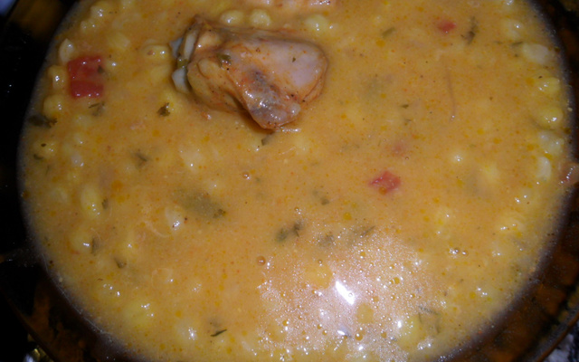 Munguzá com frango (canjica amarela)