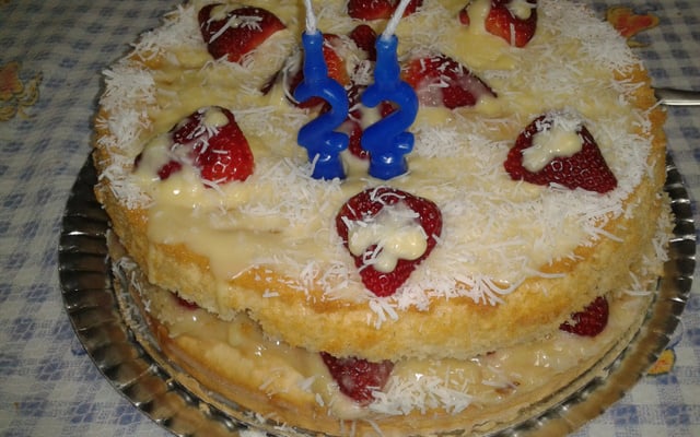 Bolo Pelado (Naked cake)