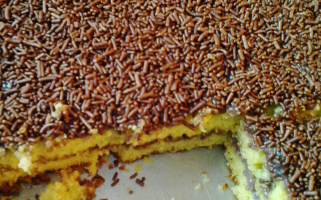 Bolo de cenoura trufado