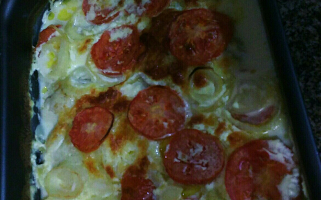 Filé de merluza assado com leite de coco