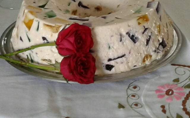 Mosaico de Gelatina com Leite de Coco