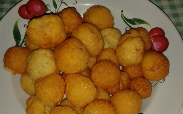 Bolinhas de queijo mussarela