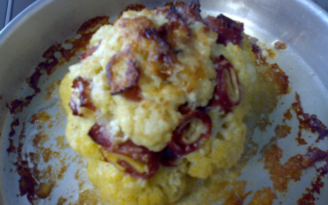 Couve-flor recheada e gratinada do Lúcio Cezar