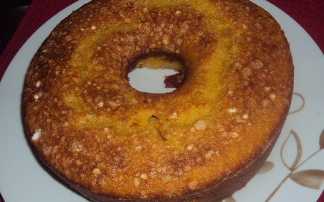 Bolo de farinha de milho delícia