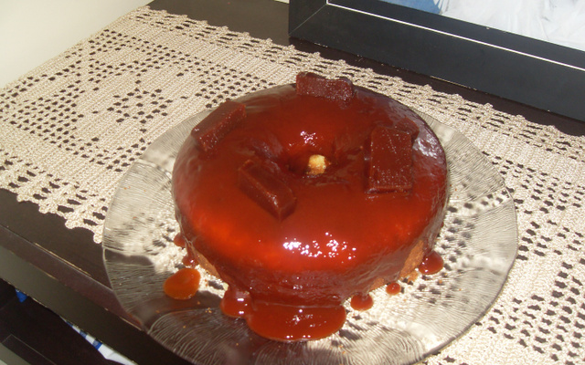 Bolo de fubá com goiabada