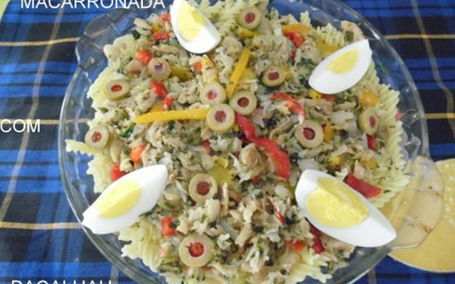 Macarronada com bacalhau
