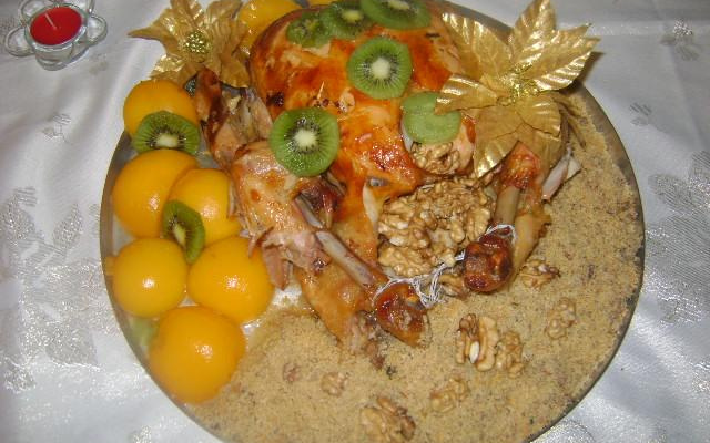 Chester com farofa de frutas