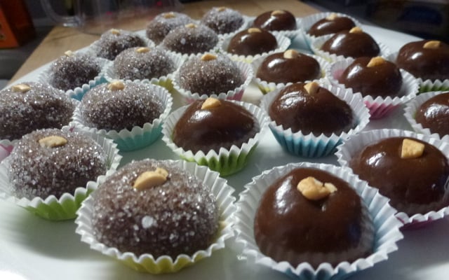 Brigadeiro com pasta de amendoim