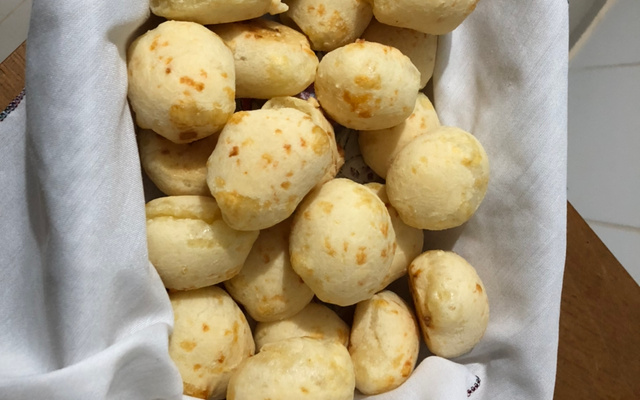 Pão de queijo mineiro