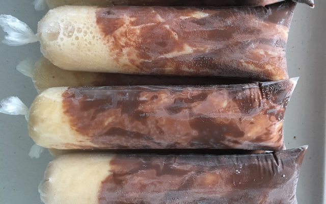 Sacolé de paçoca com Nutella 