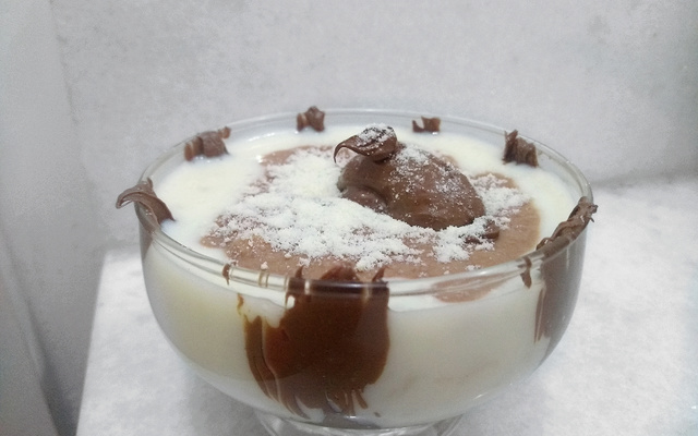 Canjica de leite em pó com creme de avelã