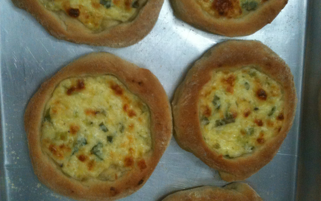 Esfirra aberta de carne