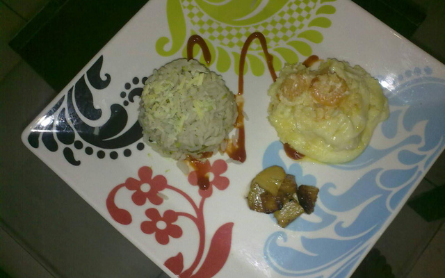 Camarão ao forno com abacaxi flambado